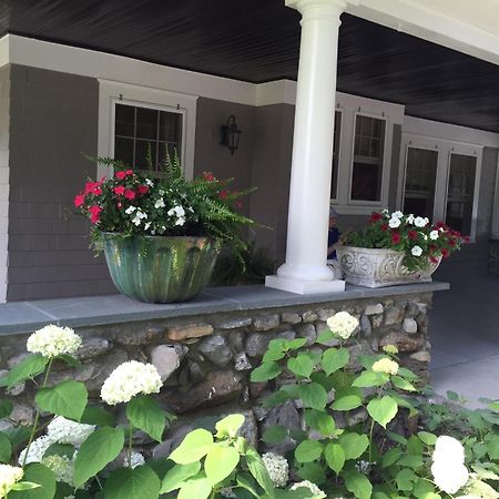 Hilltop House Bed & Breakfast Amenia Esterno foto