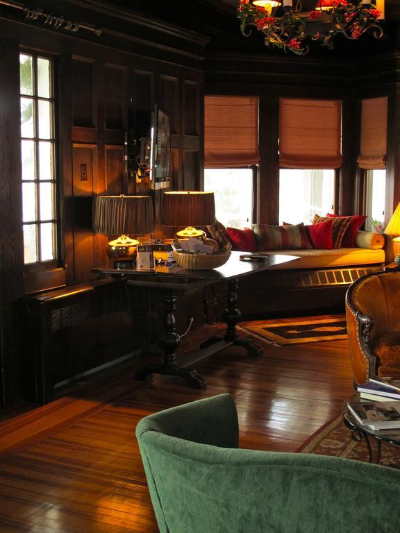 Hilltop House Bed & Breakfast Amenia Esterno foto