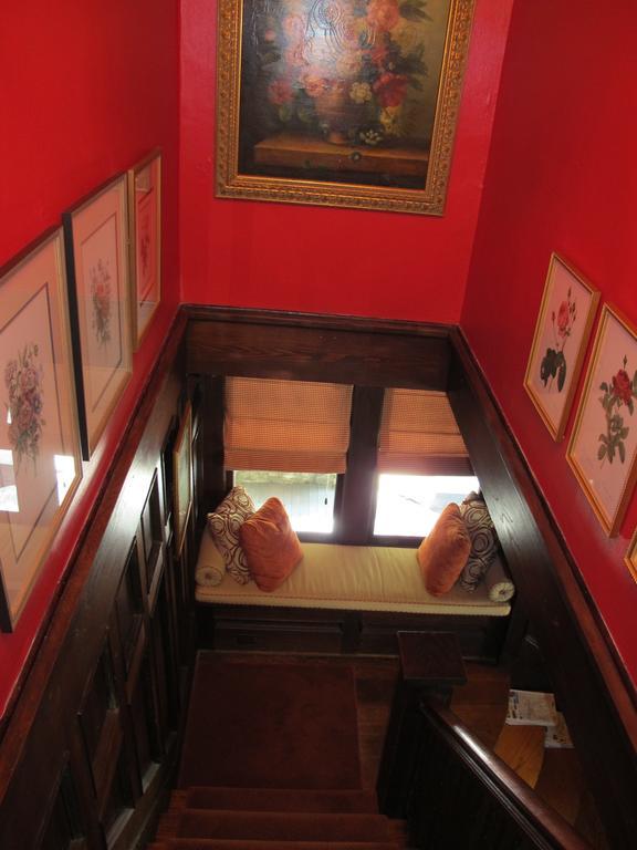 Hilltop House Bed & Breakfast Amenia Esterno foto