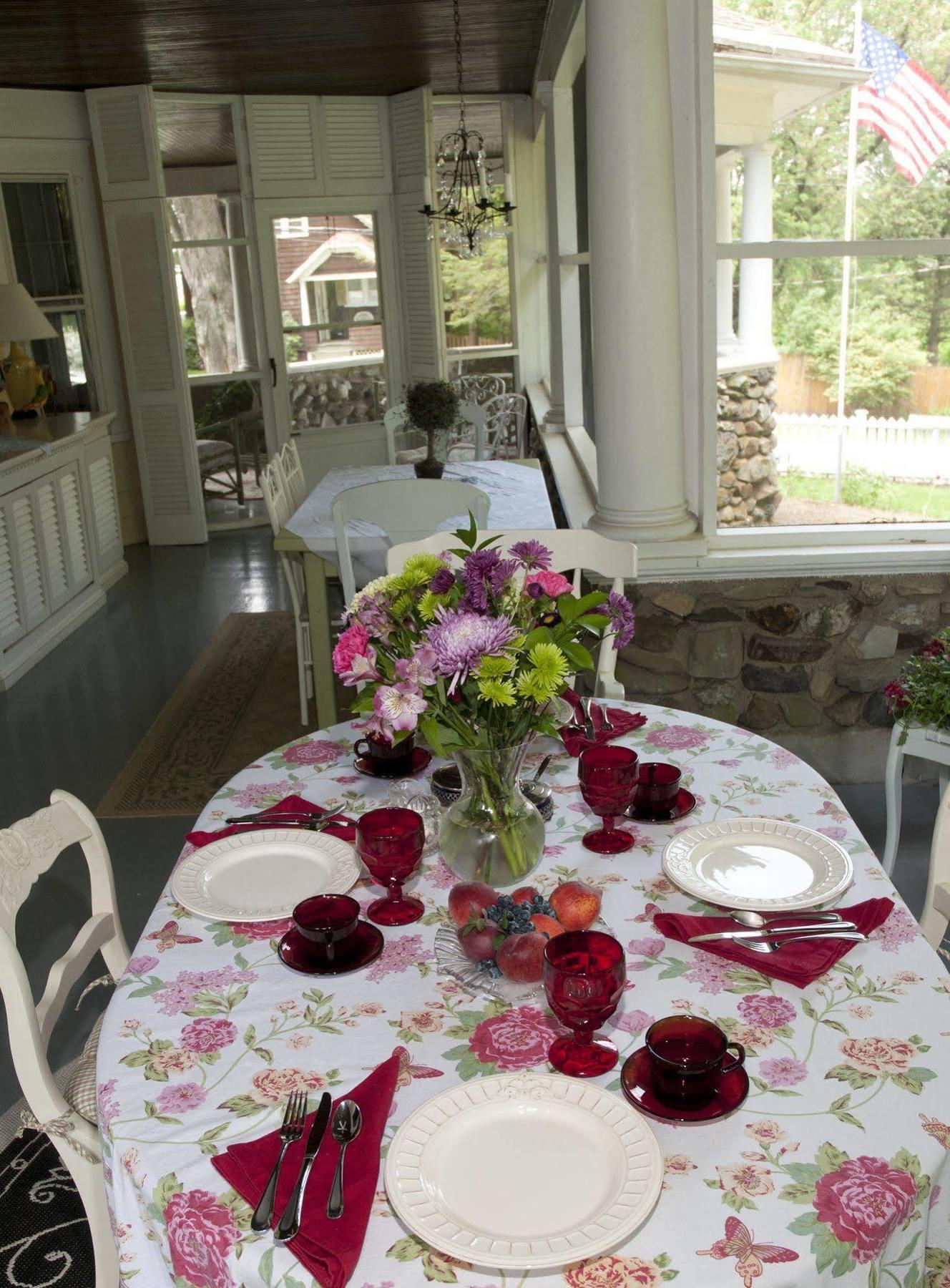 Hilltop House Bed & Breakfast Amenia Esterno foto