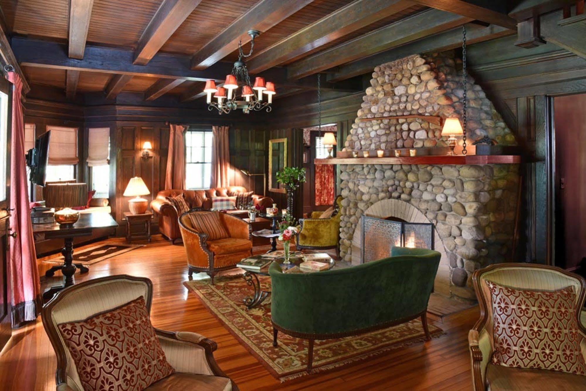 Hilltop House Bed & Breakfast Amenia Esterno foto