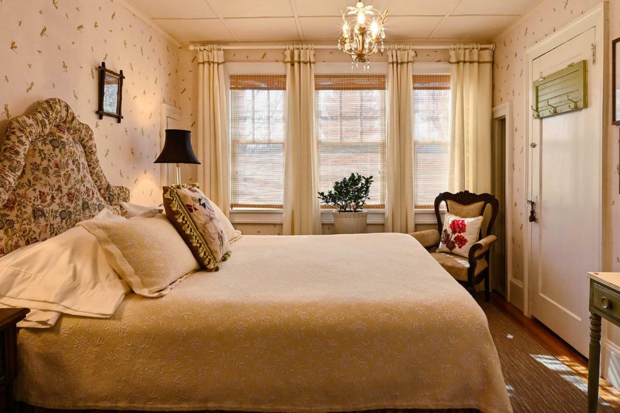 Hilltop House Bed & Breakfast Amenia Esterno foto