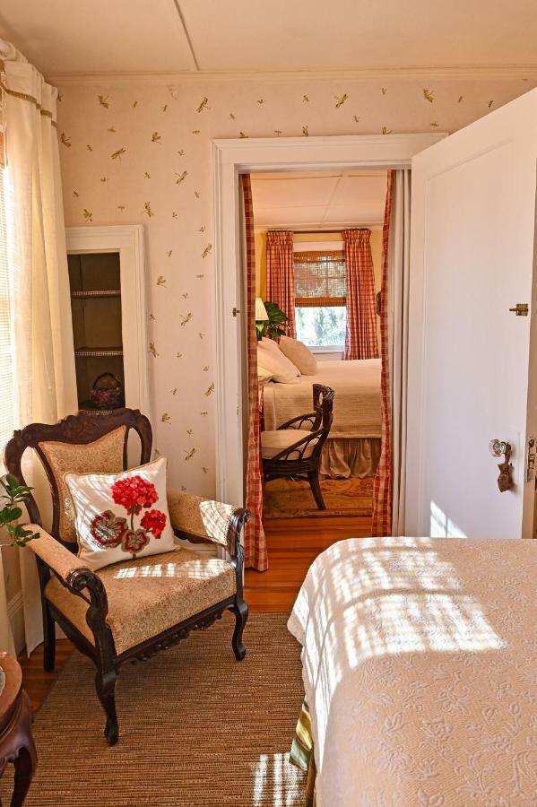 Hilltop House Bed & Breakfast Amenia Esterno foto