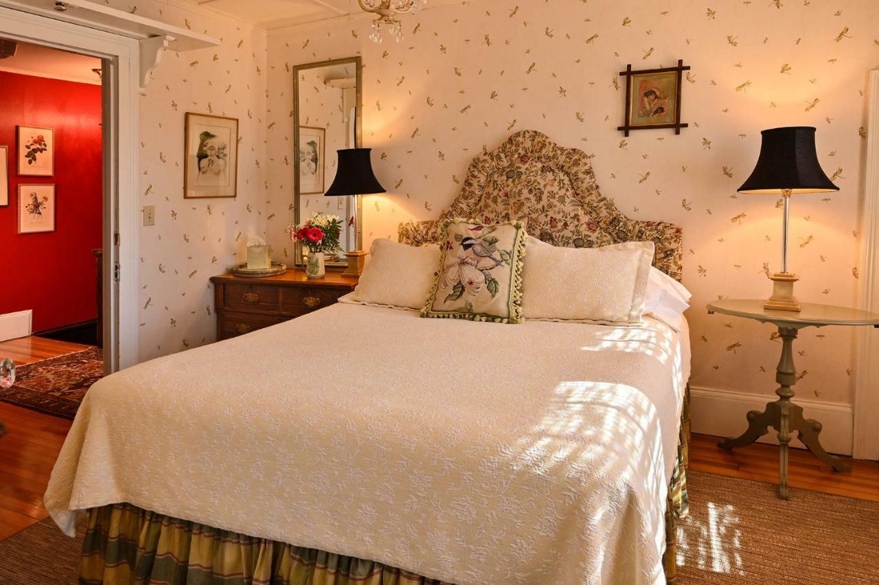 Hilltop House Bed & Breakfast Amenia Esterno foto