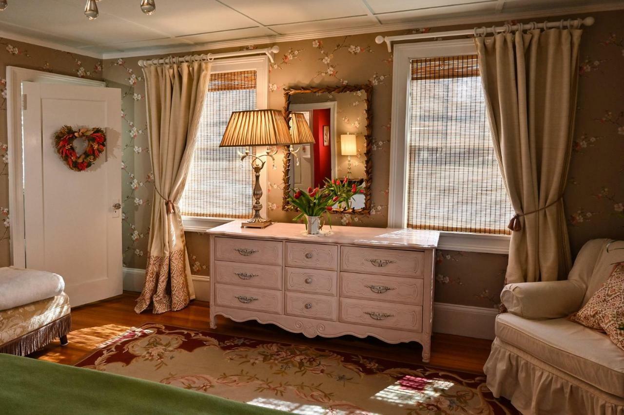 Hilltop House Bed & Breakfast Amenia Esterno foto