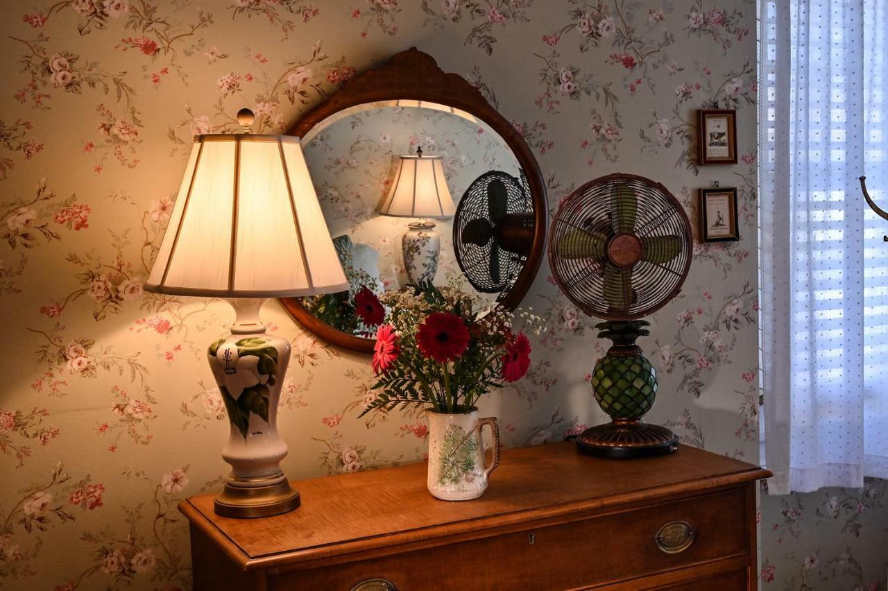 Hilltop House Bed & Breakfast Amenia Esterno foto