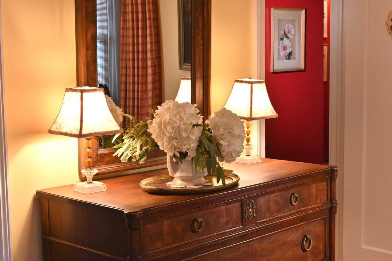 Hilltop House Bed & Breakfast Amenia Esterno foto